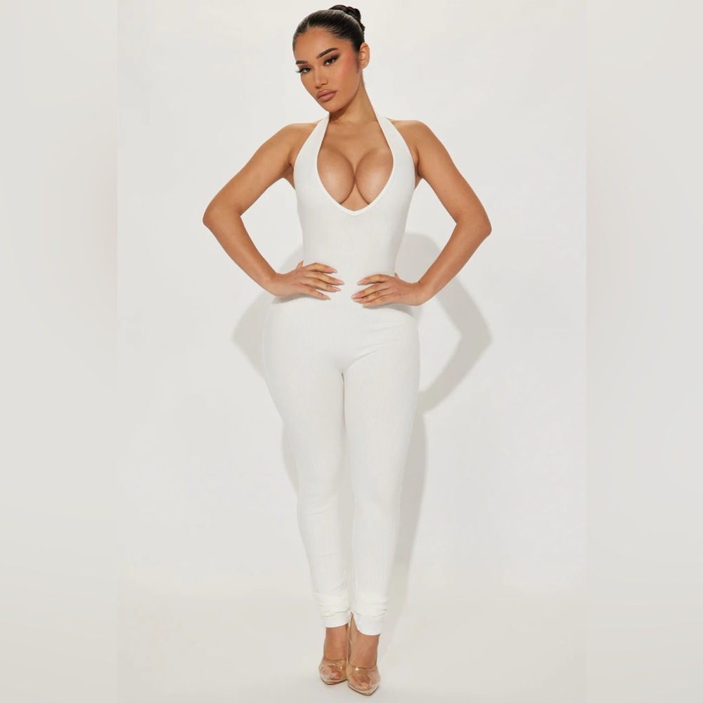 TAYTUM SNATCHED JUMPSUIT IN OFF WHITE - fashion nova